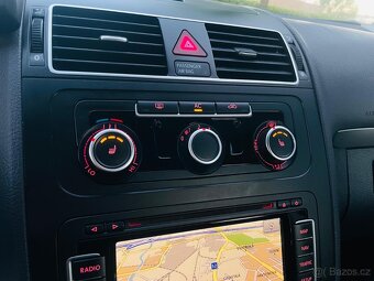 Volkswagen Touran 1.6TDI MANUÁL KAMERA VÝHŘEV TAŽNÉ SERVISKA - 18