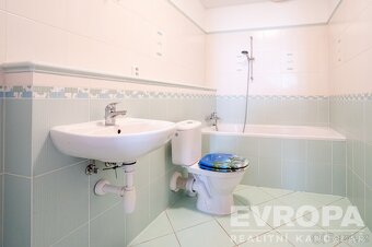 Prodej rodinného domu 5+kk s balkonem - 18