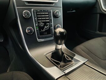 Volvo V60 2.0D 120KW 5VÁLEC MANUÁL CITY SAFETY BLUETOOTH - 18