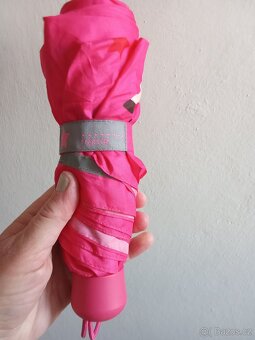 Prodám gumové kostky, hračky, plastové balónky, berušku - 18