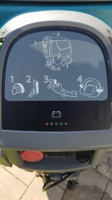 Podlahový mycí stroj TENNANT T300e - 18