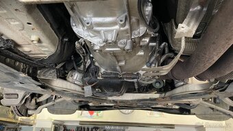 BMW e90 330i manuál - 153 tkm - ČTI POPIS - 18