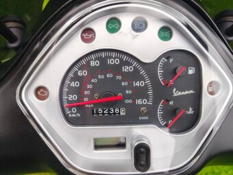 Vespa GTS 300i.e. Super (2011) velmi pěkná, 15tis.km, kufr, - 18