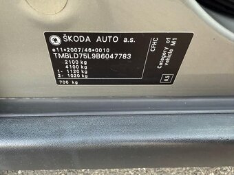 ►► ŠKODA YETI 2,0 TDI 4x4 -103 kW, PARK. SENZORY, NAVI ◄◄ - 18
