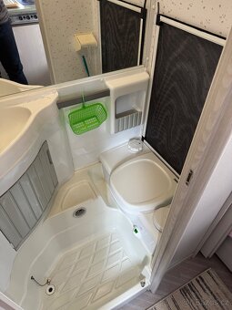 Karavan Knaus Südwind 6504 i do zimy - 18