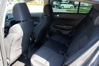 Kia Sportage 1.6 CRDi 100kW Mild Hybrid 48V AT Black Edition - 18