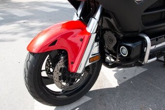 Honda Goldwing GL1800 - 18