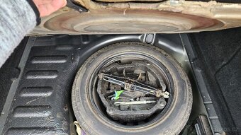 PEUGEOT 407 2,2 HDI 16V Premium Pack - 18