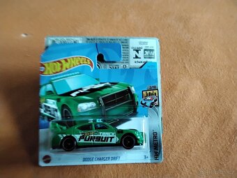 Hot Wheels 6 - 18