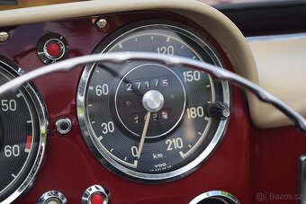 Mercedes-Benz 190SL - 18