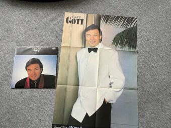 4x LP desky Karel Gott, 1x SP + originální plakát - 18