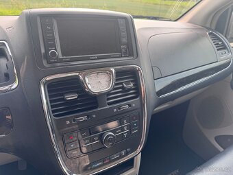 Chrysler Town Country 3,6 RT DVD 2014 - 18