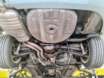 BMW E46 330i Manuál 170kW 2002. Najeto jen 218tis.km - 18