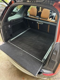 Land Rover Discovery 3.0 - 18