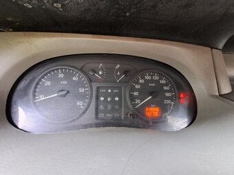 Renault Trafic - 18