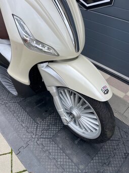 Piaggio Beverly 300 i.e. rok 2016 - 18