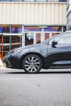 Toyota Corolla Touring Sport 2.0i HSD - 18