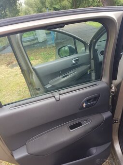 Peugeot 3008 1,6 HDI - 18