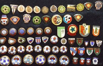 odznaky - různé druhy, sport, armáda i jiné - 18