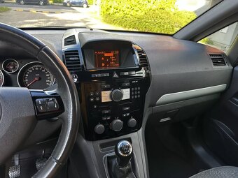 Opel Zafira 1.7 CDTi 92kW 7 míst Kůže Xenony Tažné Rok 2011 - 18