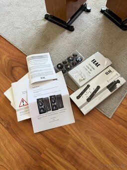 ELAC FS 407 - Elegantní sloupové reproduktory - 18