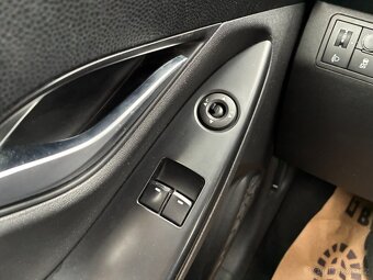 Hyundai ix20 1.4i 66kW KLIMA ČR PLATNÁ STK - 18