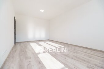 Nadstandartní byt 2+1 s lodžií po kompletní rekonstrukci - 18