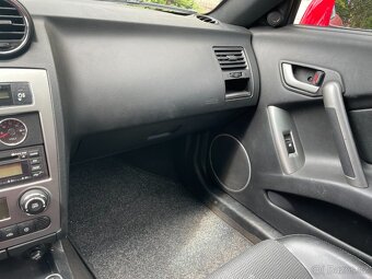 Hyundai coupe 2.0 - 18
