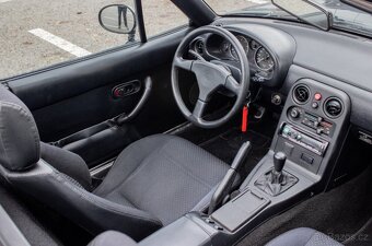 Mazda MX-5 Miata 1,8 benzín - 18