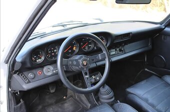 Porsche 911 SC z roku 1982 - 18