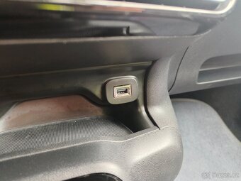 Citroën C4 Cactus 1.2i PureTech 60 kW 1.MAJITEL CZ AUTOMAT - 18