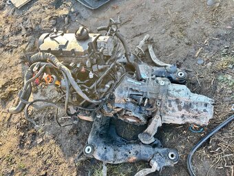 Škoda Superb 1 2.0tdi 103kw díly z vozu ihned - 18