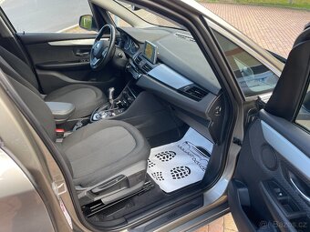 BMW 218i ACTIVE TOURER 100kW-2014-126.852KM-NAVI,VÝHŘEV,AC- - 18