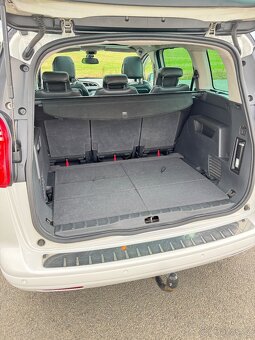 Peugeot 5008 – 7 míst k sezení – 2.0 HDi 110 kW - 18