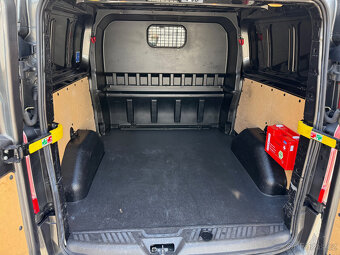 Ford Transit Custom 2.0TDCi L2 96kW,6míst,Top stav - 18