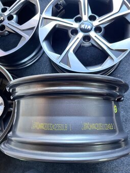 R16 Kia XCeed Originál hliníkové disky - TOP STAV - 18