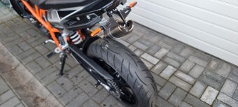 Ktm Duke 690 - 18