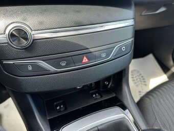 prodáváme Peugeot 308 1.2 Turbo 81kw - 18
