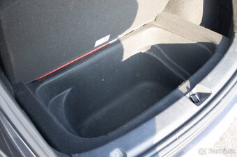 Tesla Model Y Long Range AWD 2022 - 18