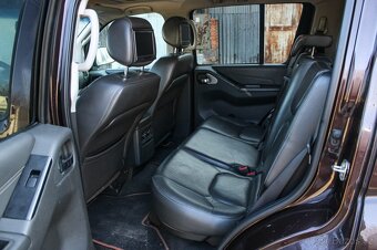 Nissan Pathfinder 3.0 V6 A/T 7MIEST - 18