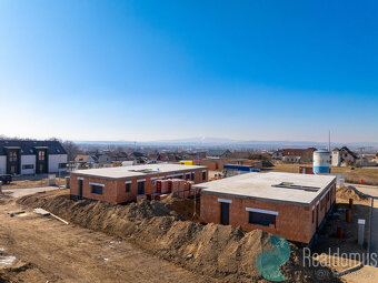 Prodej, byt 4+kk, 80,15m2, terasa, zahrada, parkování, Panor - 18