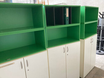 Skříň, skříňka kombinovaná se zámkem, knihovna 1.000 kč - 18