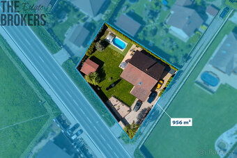 Prodej rodinného domu s novou fasádou, 6+kk, pozemek 956 m2, - 18