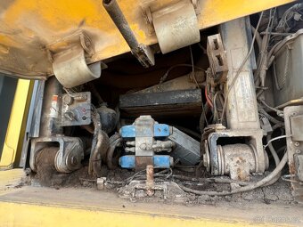 BULDOZER NEW HOLLAND D 180 - 18
