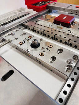 Drátová řezačka AGIE CHARMILLES CUT 2000 S + příslušenství - 18