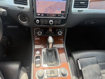 Volkswagen Touareg 3.0 TDI 193 KW, 1. Majitel, ČR, bez DPH - 18