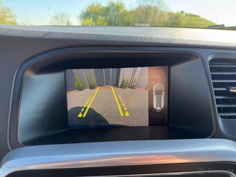 Volvo V60, 2018, D4, 140kw, automat, nez. topení - 18