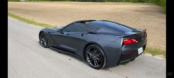 Chevrolet Corvette C7 Targa strecha luxusni stav - 18