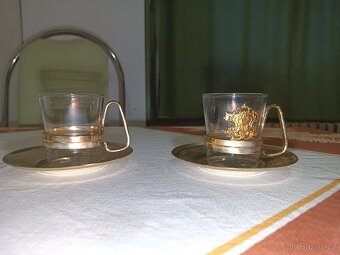 Hrnečky, skleničky, šálky a podšálky - 18