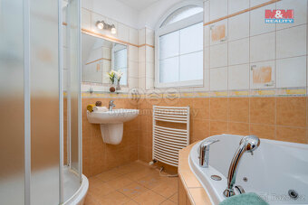 Prodej rodinného domu, 439 m², Chýně, ul. Dlouhá - 18